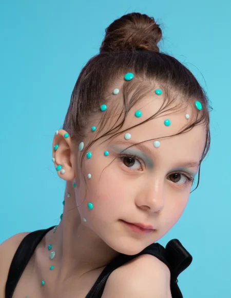 Ameliya — Teen editorial by Olga Amber for VOUS Magazine