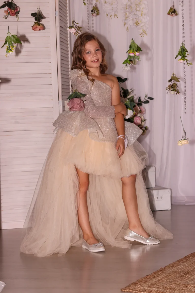 Angelina Safronova — VOUS Magazine · The July Teen Edition · Vol.7 · 2022