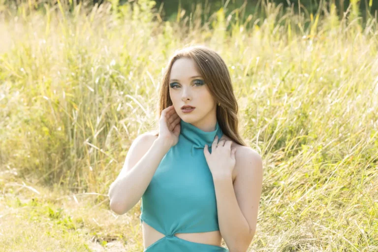 Hazy Summer Bliss — Fashion & Beauty editorial by Jessica Tardiff for VOUS Magazine