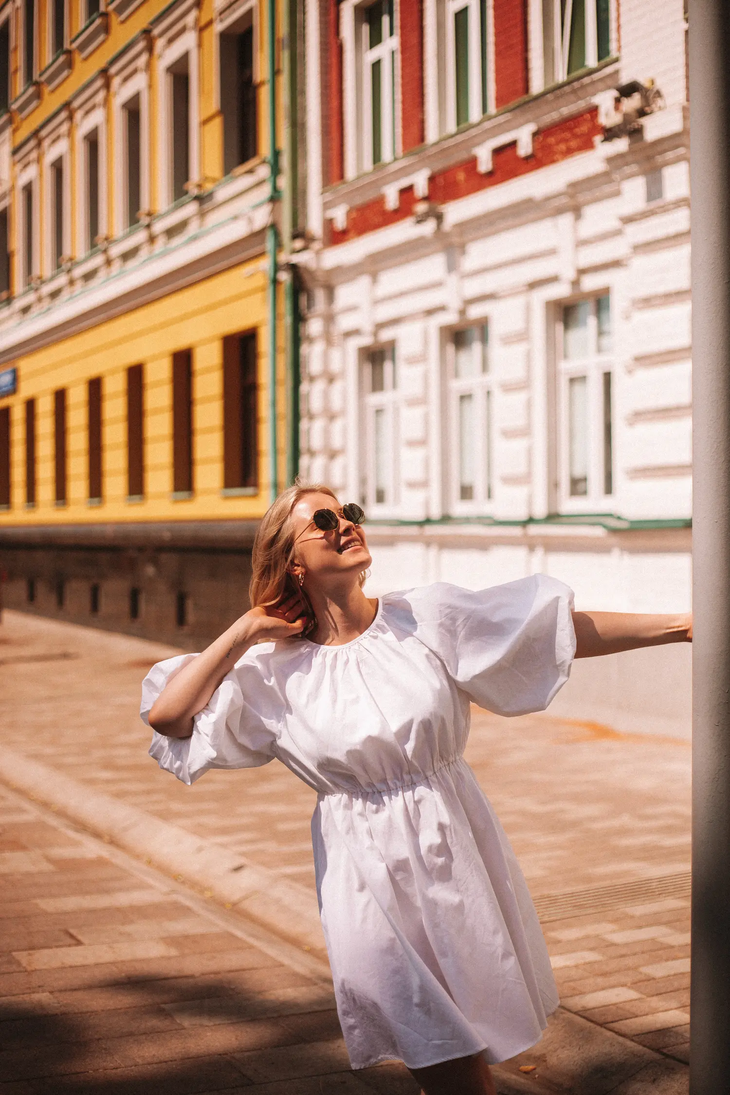 Summer vibes — Fashion & Beauty editorial by Julia Vorontsova for VOUS Magazine