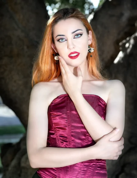 Moda con Anais — Fashion & Beauty editorial by Isabel Navarrete for VOUS Magazine