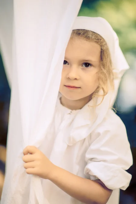Vintage laundresses — Teen editorial by Anna Lebedeva for VOUS Magazine