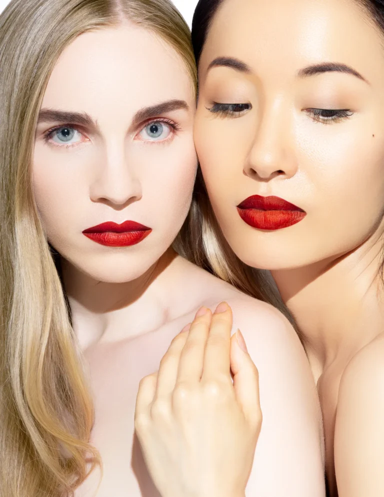 Light me up — Fashion & Beauty editorial by Alejandra Acosta for VOUS Magazine
