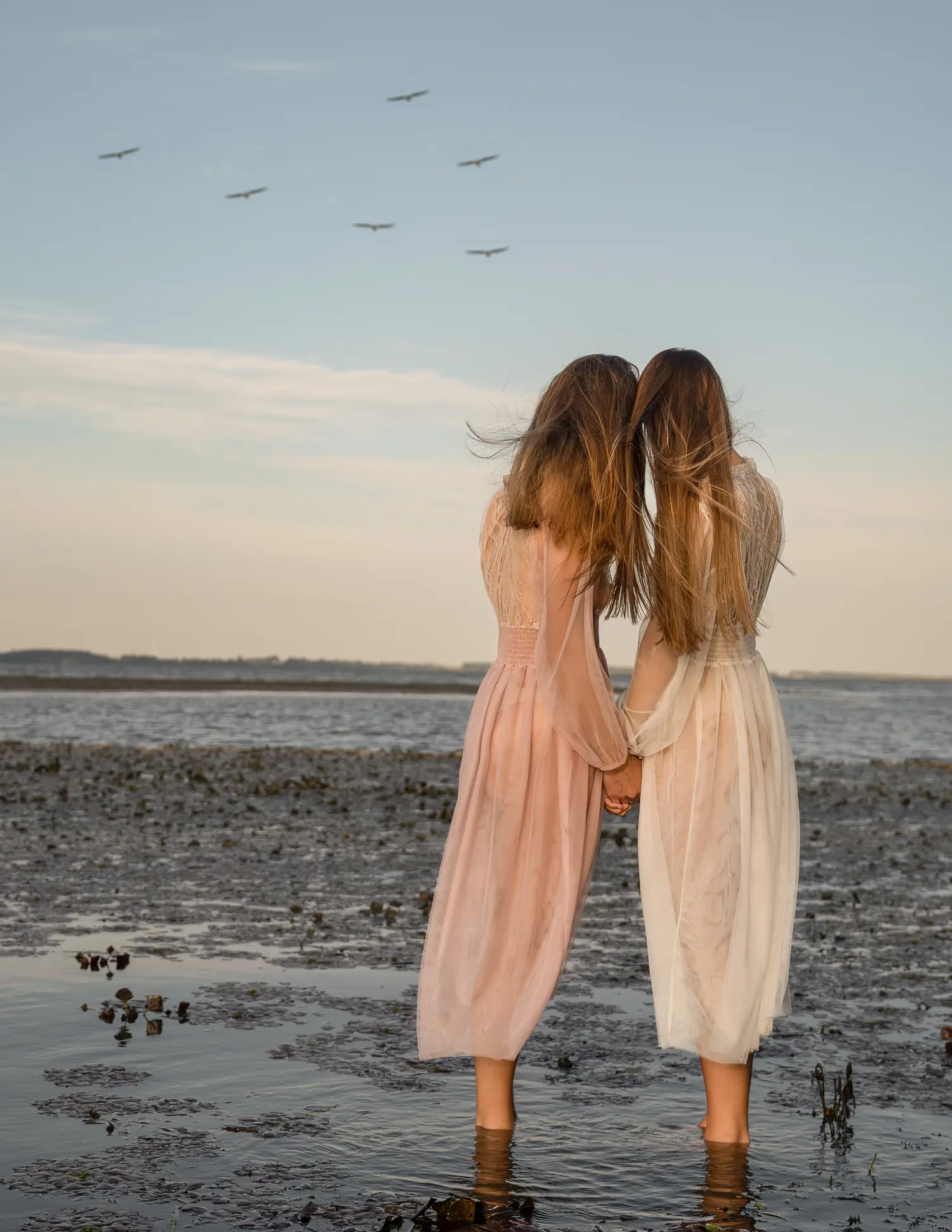 Sisters — Fashion & Beauty editorial by Grzegorz Kłosok for VOUS Magazine