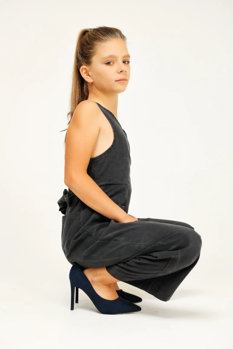 Teenage girl — VOUS Magazine · The September Teen Edition · Vol.3 · 2022