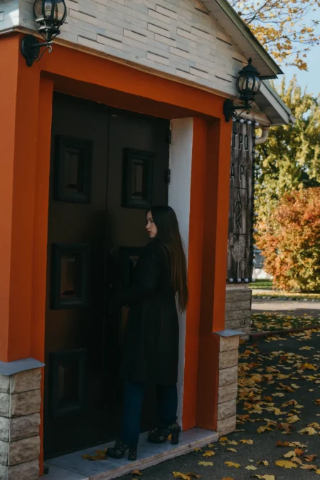 In Search of Warmth — Fashion & Beauty editorial by Masha Kapitanova for VOUS Magazine