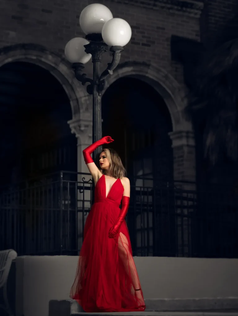 Lady in Red — Fashion & Beauty editorial by Mvm Studio for VOUS Magazine