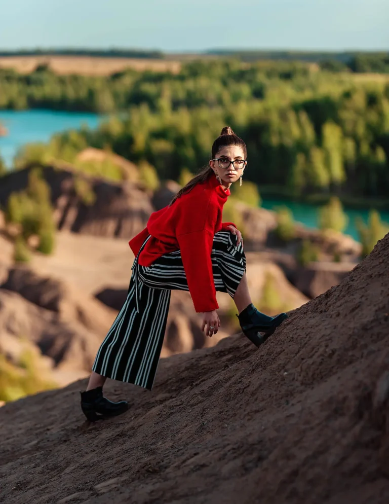 On a career — Fashion & Beauty editorial by Xenia Suvorova for VOUS Magazine