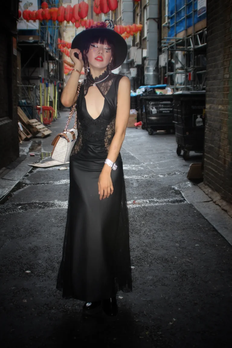 London’s hidden alleways — Fashion & Beauty editorial by @Bnw_Comfortably_Numb for VOUS Magazine