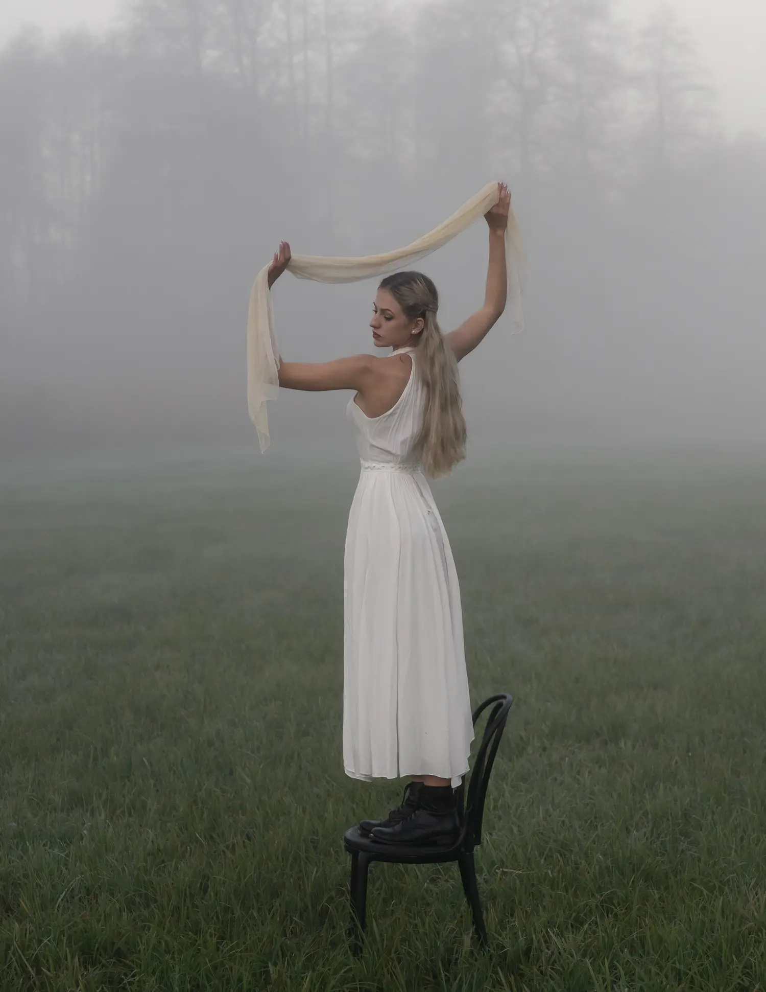 Misty sunrise — Fashion & Beauty editorial by Grzegorz Kłosok for VOUS Magazine