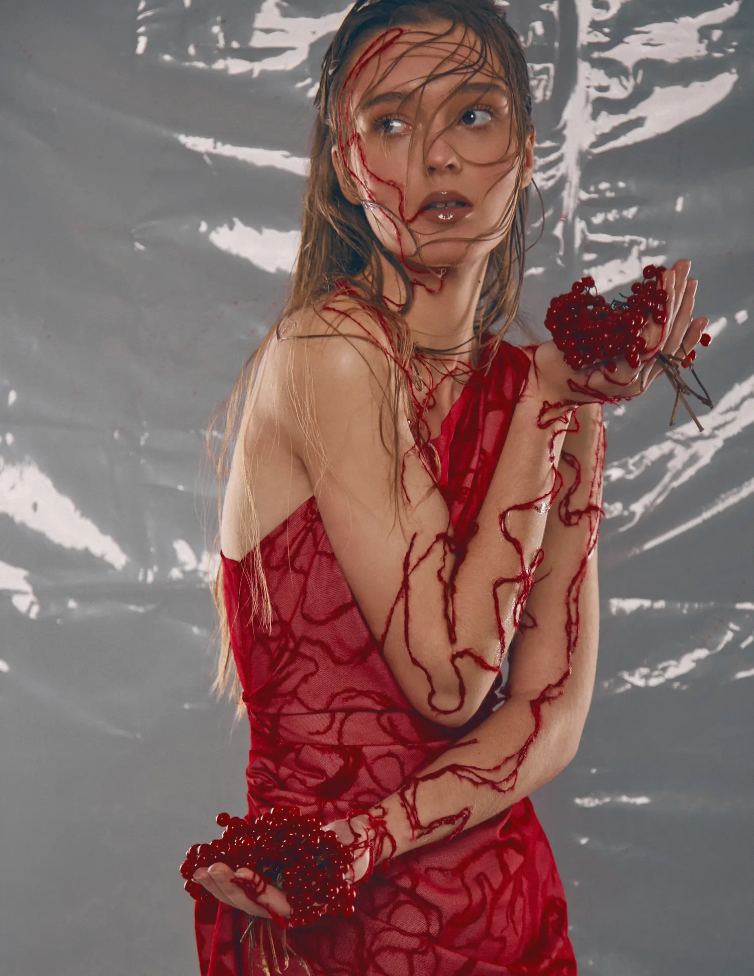 Power flows through the veins — Fashion & Beauty editorial by Julia Stupak for VOUS Magazine