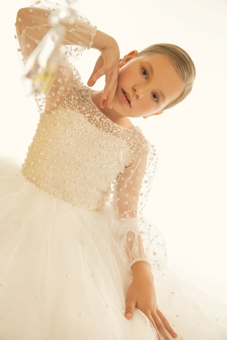 Beauty fairy — Christmas Special editorial by Finegold Production for VOUS Magazine