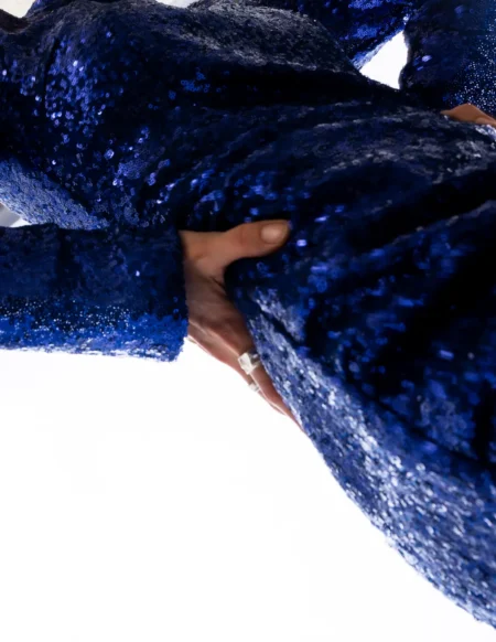 Everywhere's beauty. Blue Carmen. Perfection — Christmas Special editorial by Natalia Yarantseva for VOUS Magazine