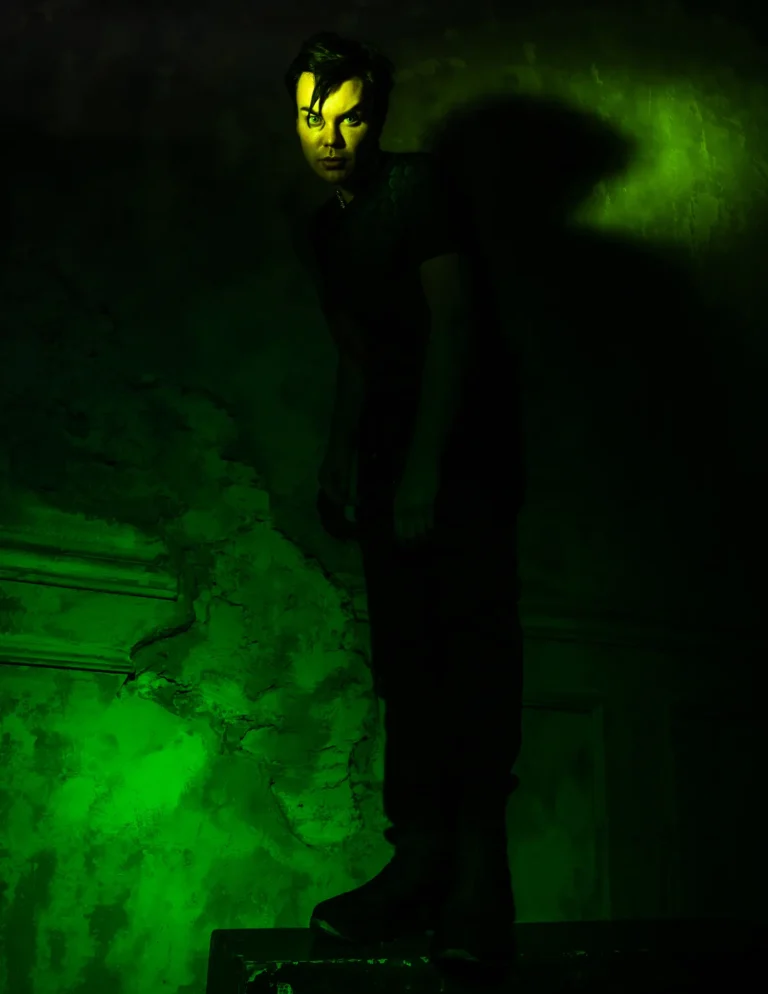 Green thriller — Man editorial by Sophia Ptitsa for VOUS Magazine