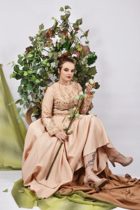 Queen — Fashion & Beauty editorial by Renata Vaculova for VOUS Magazine