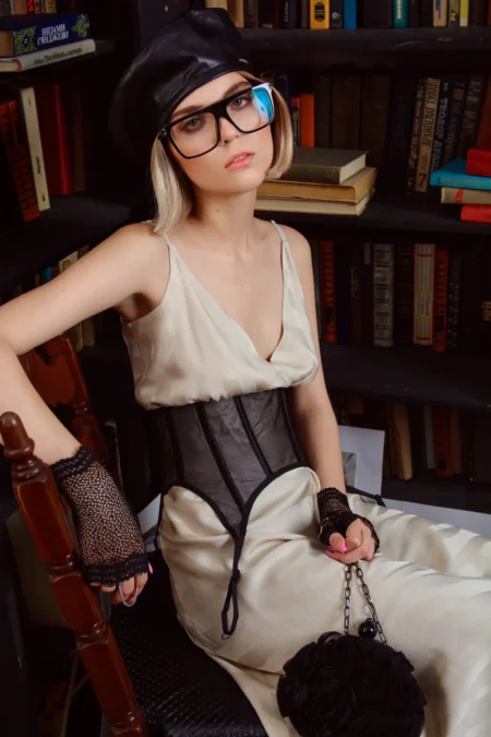 Bourgeois chic and creativity — Teen editorial by Rina Shed for VOUS Magazine