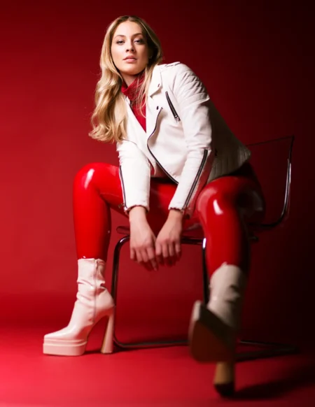 Shades of Red — Fashion & Beauty editorial by Helmut Jeels for VOUS Magazine