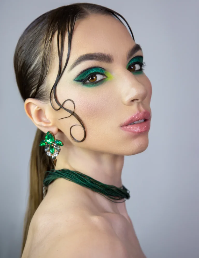 The radiance of the emerald — Teen editorial by Seliverstova Svetlana for VOUS Magazine
