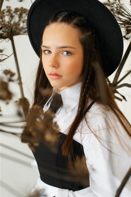 Fashion Anastasiya — Teen editorial by Фотограф: Ольга Грег for VOUS Magazine