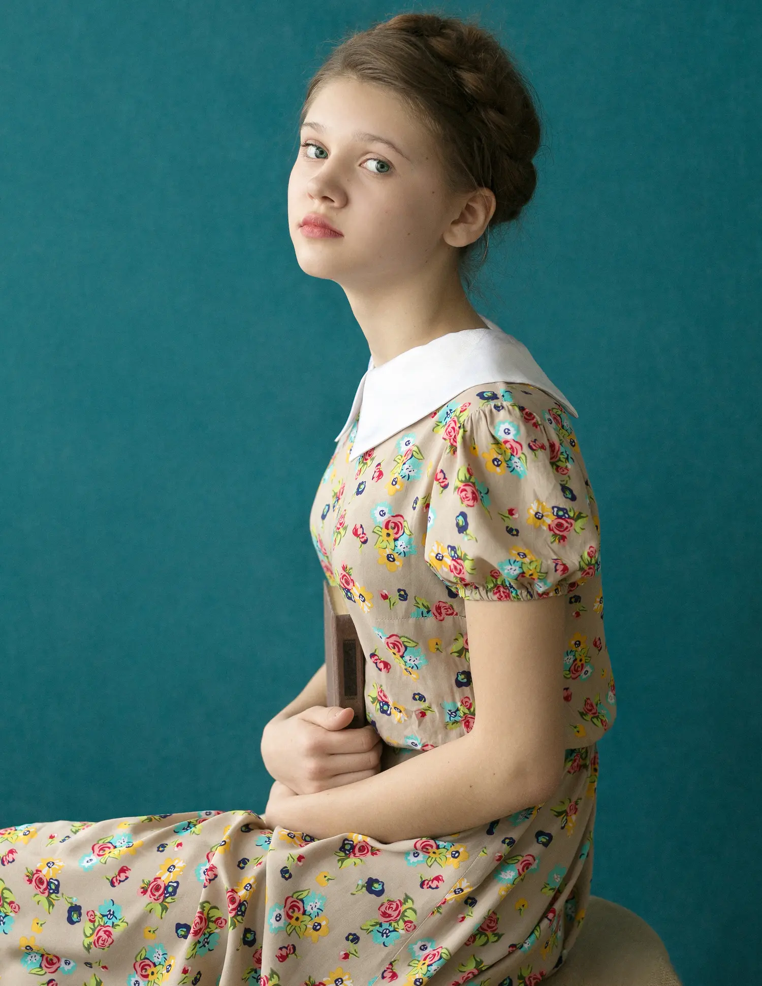 In love with books — Teen editorial by Elenina Galina for VOUS Magazine