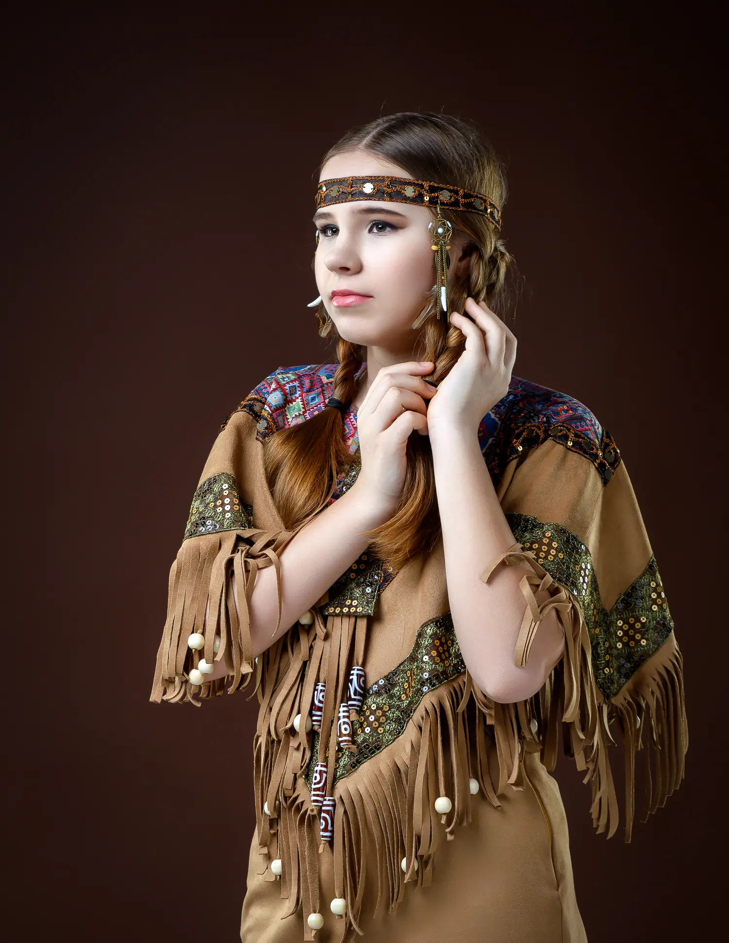 Studio shooting of the author's works of fashion designer Natasha Leo — Teen editorial by Alex Brodsky for VOUS Magazine