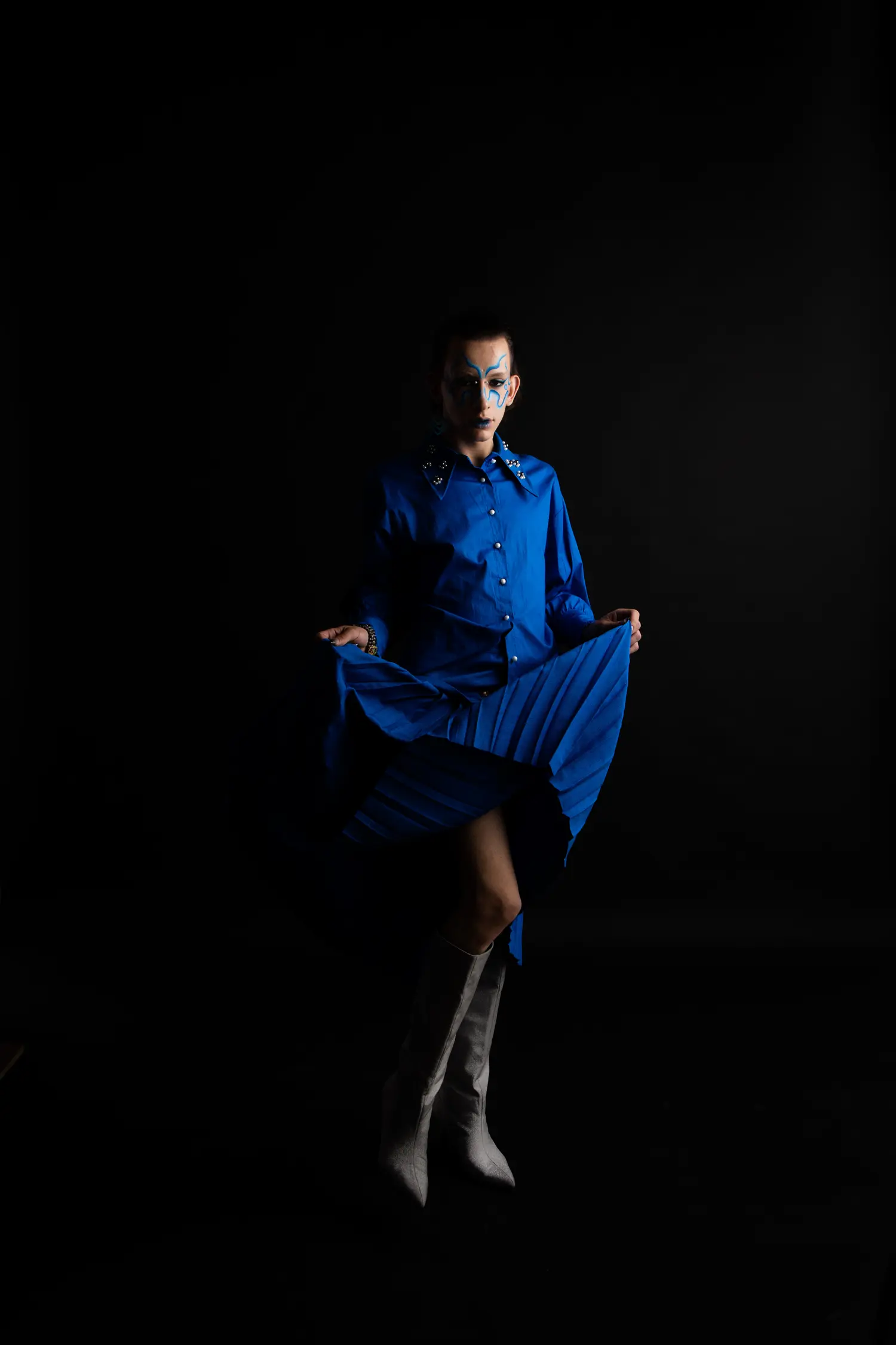 Blue soul — Fashion & Beauty editorial by @__sofia.jpg for VOUS Magazine