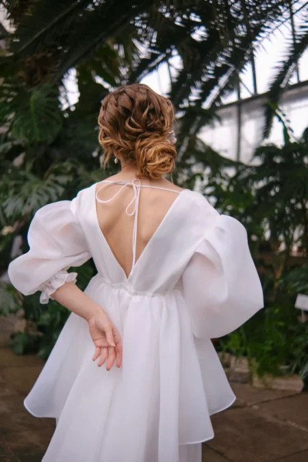 Nature looks in greenhouse — Fashion editorial by Margarita Malkova for VOUS Magazine