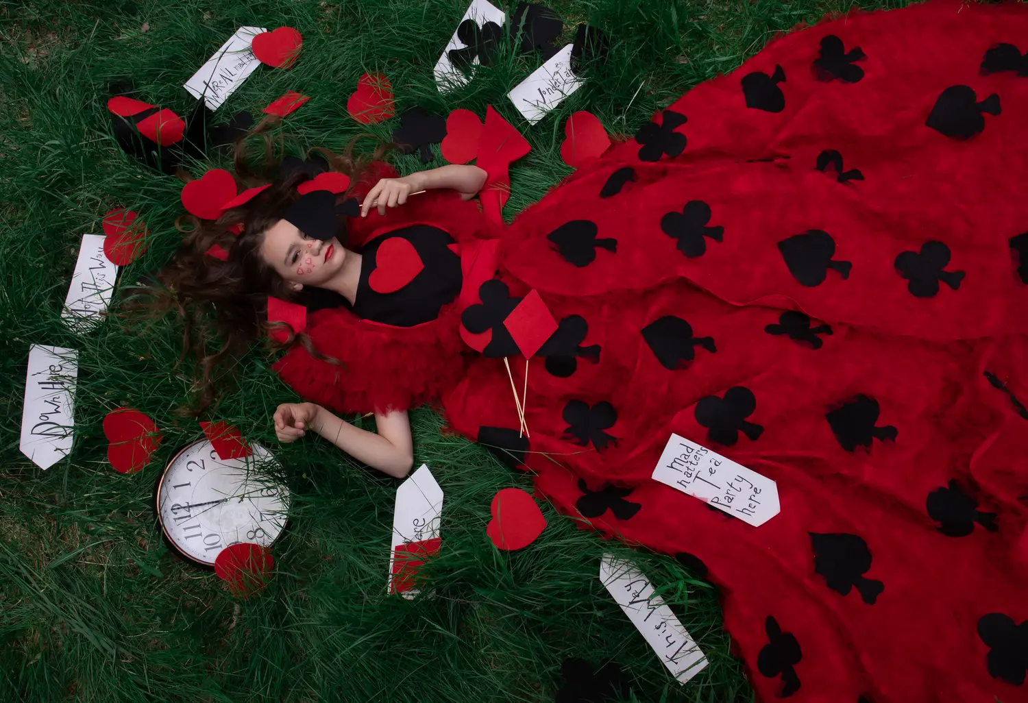 Red Queen — Teen editorial for VOUS Magazine