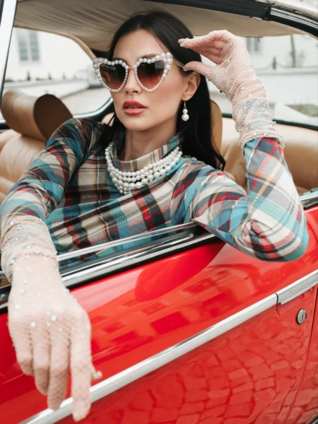 Woman power — Fashion & Beauty editorial by Sab Lauren for VOUS Magazine