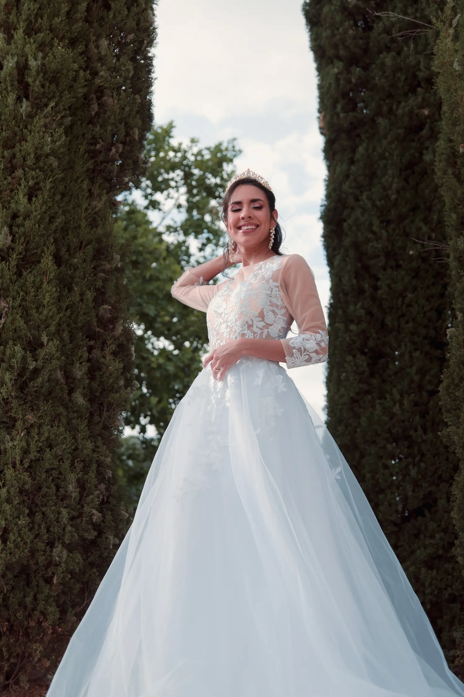 Both sides of the bride — Wedding editorial by Jorge Garde for VOUS Magazine