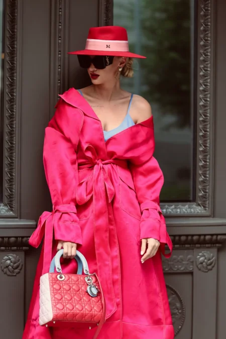 Lady in red — Fashion & Beauty editorial by Natalia Levin for VOUS Magazine