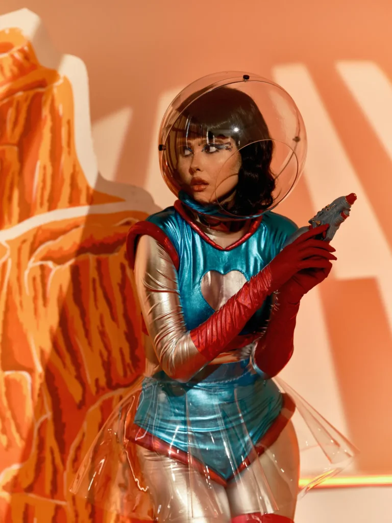 Space girl — Fashion & Beauty editorial by Сергей Крылов for VOUS Magazine