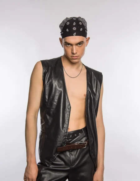 The Chainless — Man editorial for VOUS Magazine