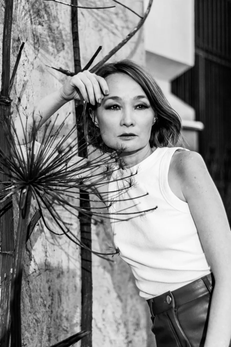 City voyage — Fashion & Beauty editorial by Marina Khafizova for VOUS Magazine