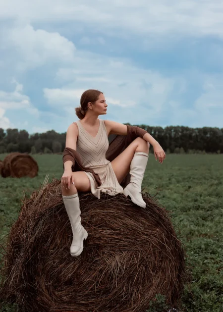 Diva in the field — Fashion & Beauty editorial by NadinKa for VOUS Magazine