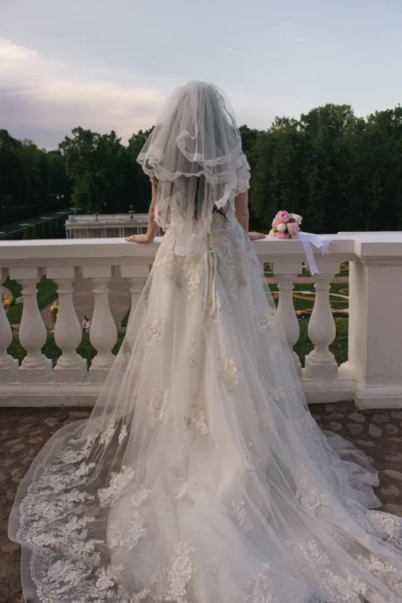 La encantadora novia Catalina — Wedding editorial by Alex Kirst for VOUS Magazine