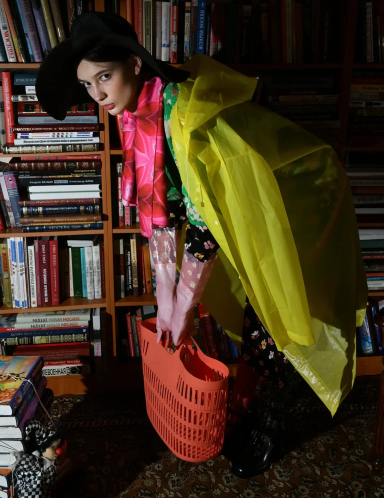 Library geek chic — VOUS Magazine · The September Fashion & Beauty Edition · Vol.11 · 2023