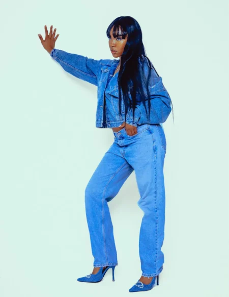 Seamlessly Stylish — Fashion & Beauty editorial by MJ Araujo for VOUS Magazine