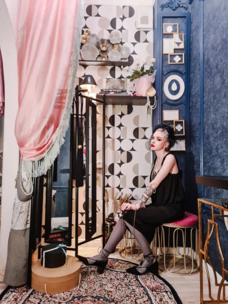 Shine & chik & twenties — Fashion & Beauty editorial by Natalya Semerkova for VOUS Magazine