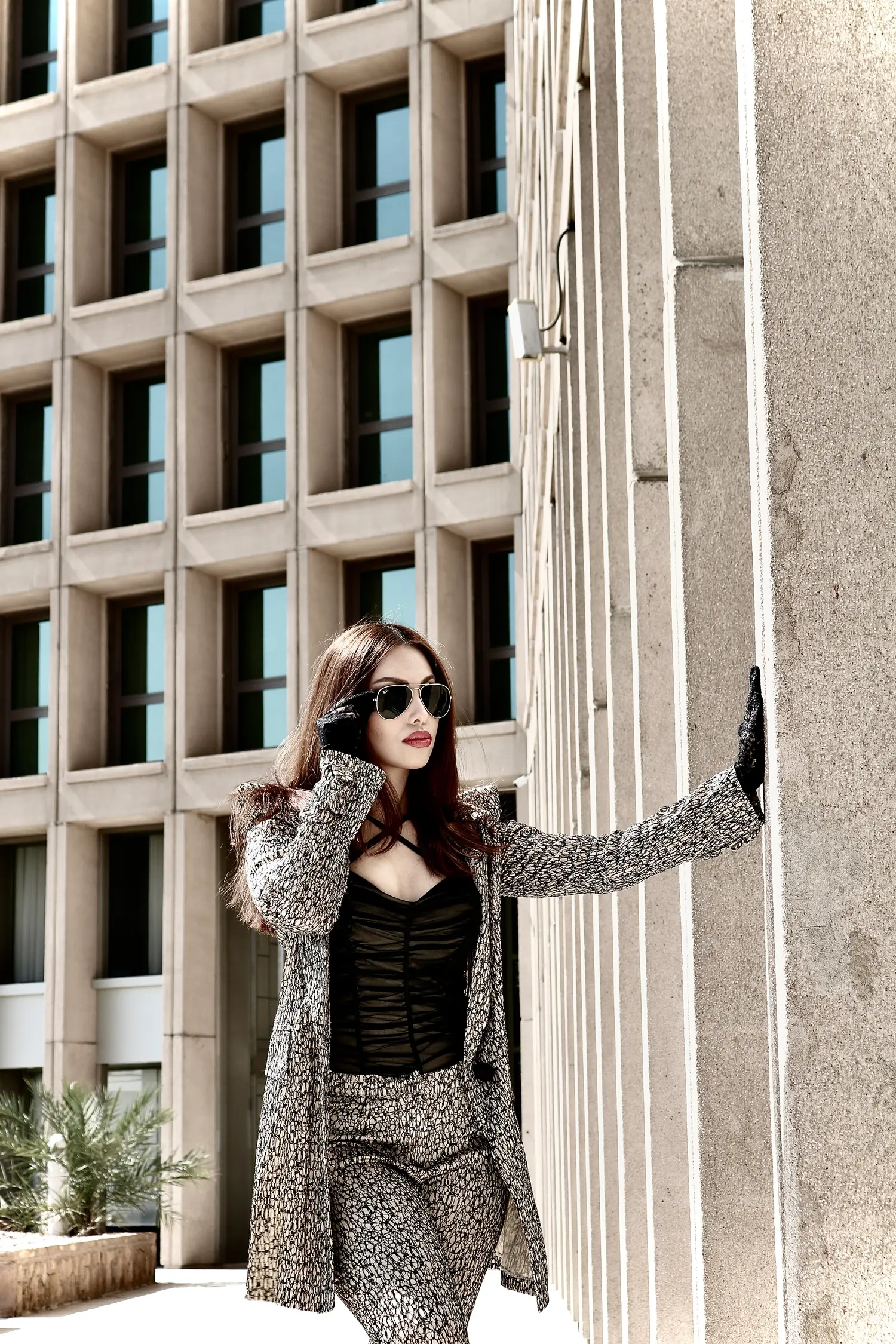Exclusive heart — Fashion & Beauty editorial by Mobina Mazinani for VOUS Magazine
