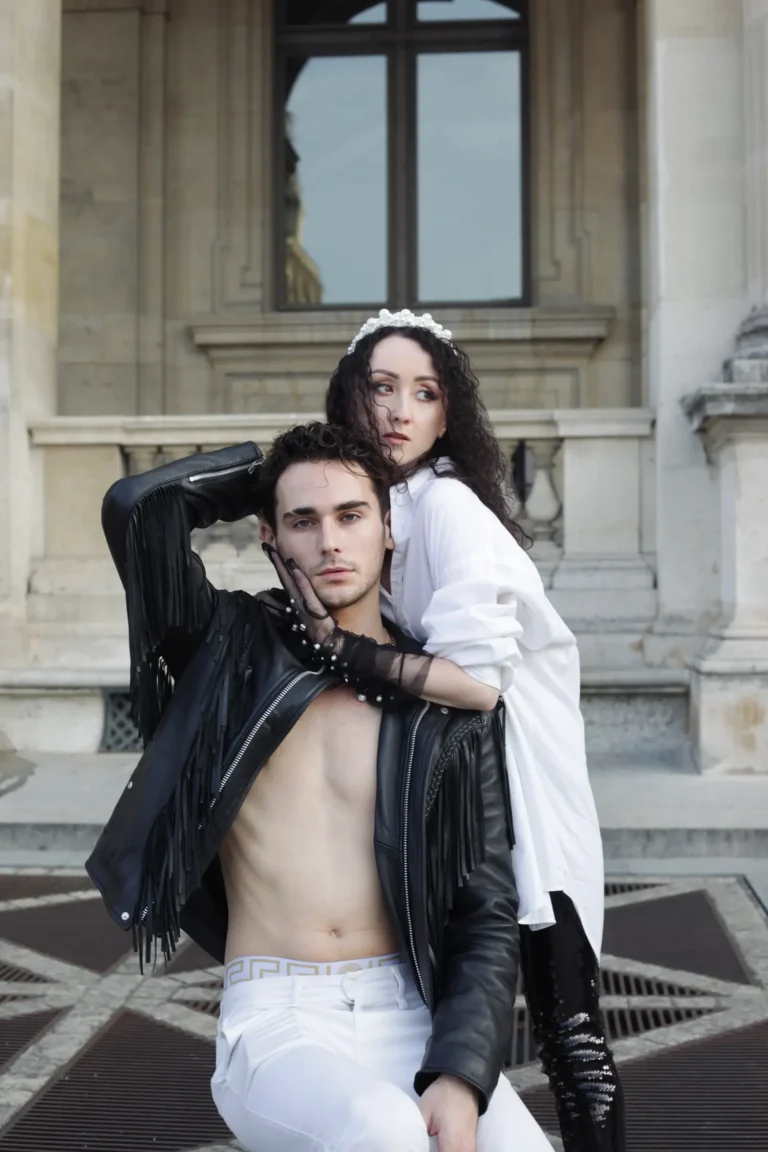 L'étreinte du Louvre — Fashion & Beauty editorial by Alexandra Grizhbovskaja for VOUS Magazine