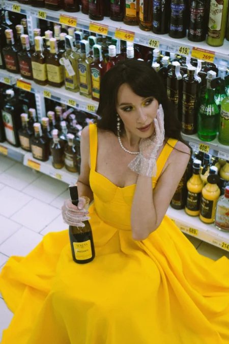 Retro fashion / A girl should be two things: classy and fabulous — Fashion & Beauty editorial by Sofia Rybalko for VOUS Magazine