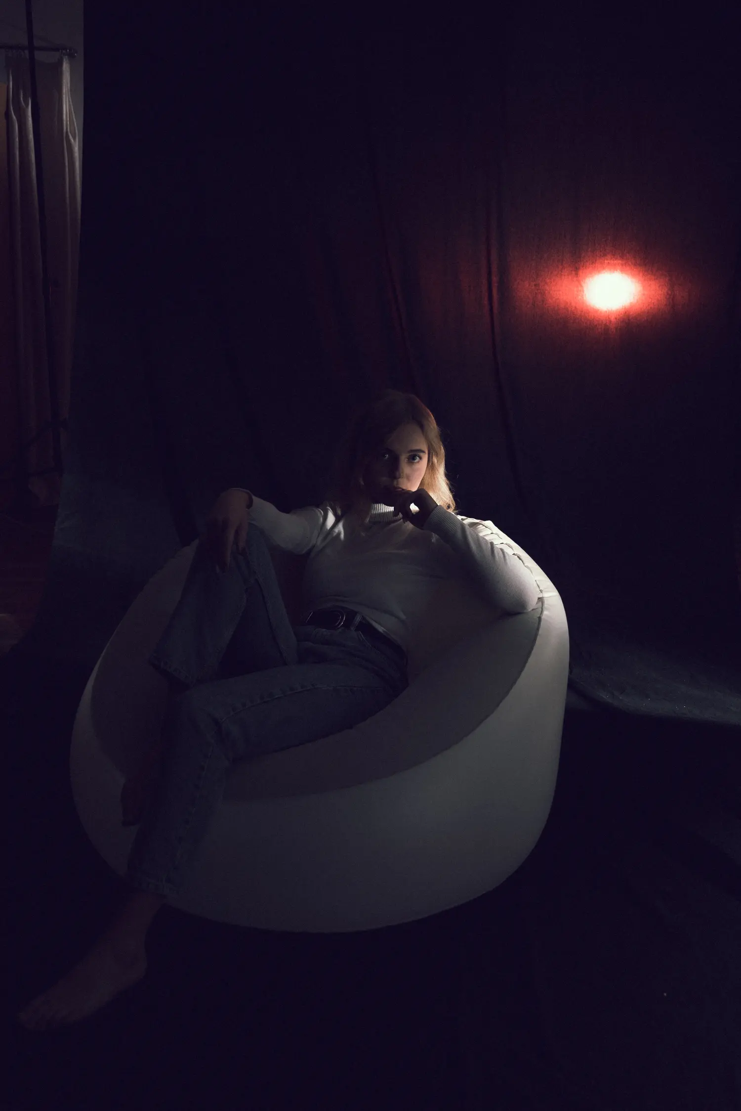 Studio photosession — Fashion & Beauty editorial by Pavel Yuhnevich for VOUS Magazine