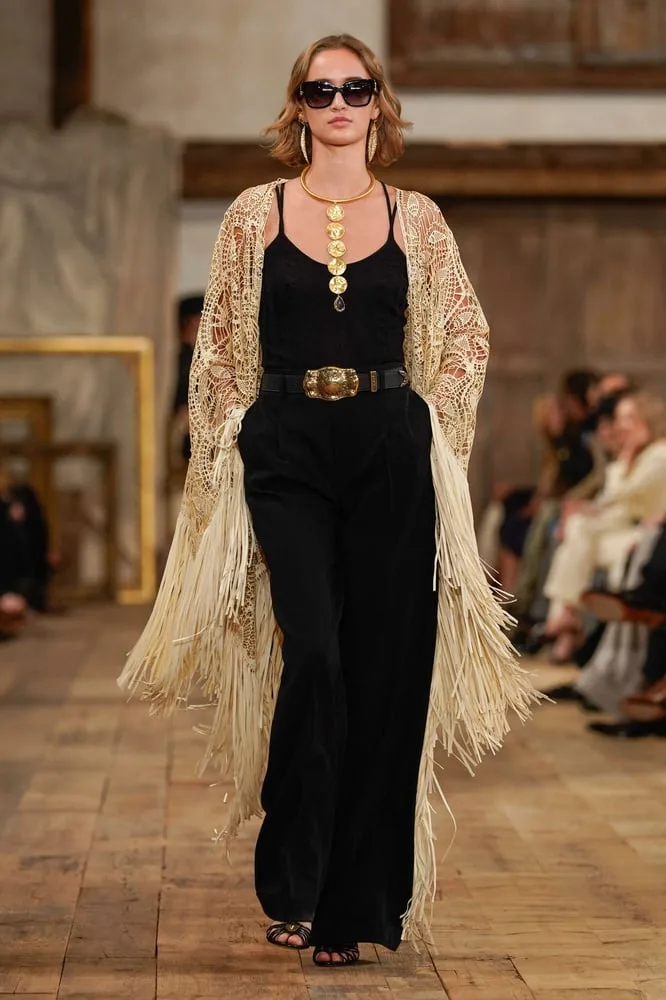 Luxury Travel to Paris Sees Decline Amidst Middle East War Concerns