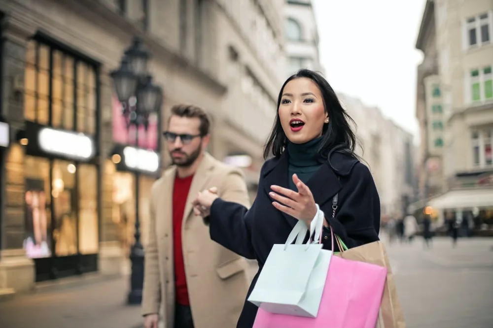 West End Anticipates a Robust Boost in Festive Spending, Driven by International Visitors
