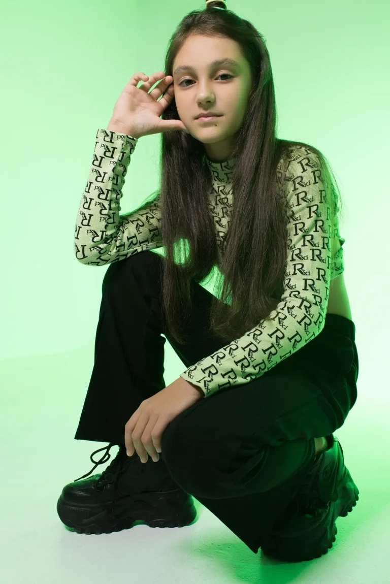 Eve — Teen editorial by Korchagina Svetlana for VOUS Magazine