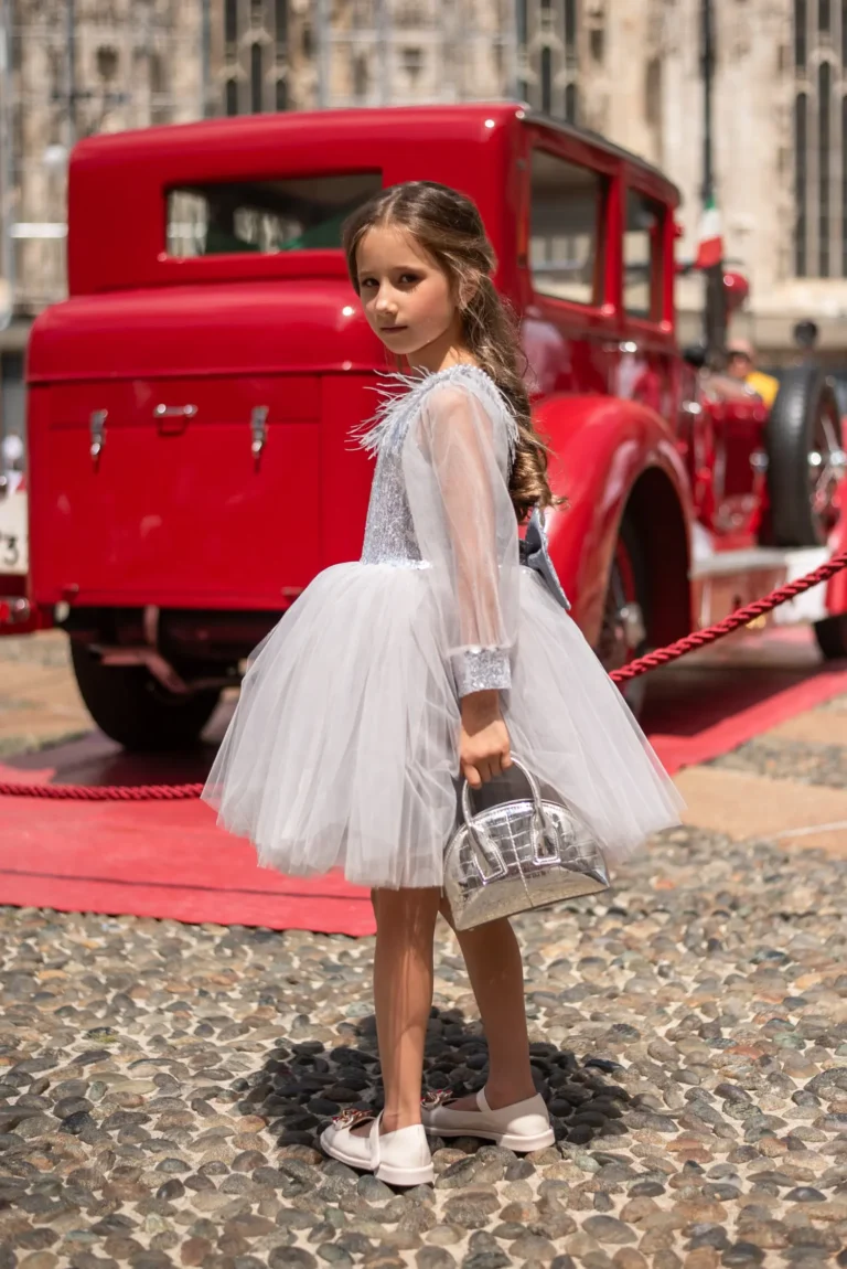 Holiday's light — VOUS Magazine · The December Teen Edition · Vol.4 · 2023