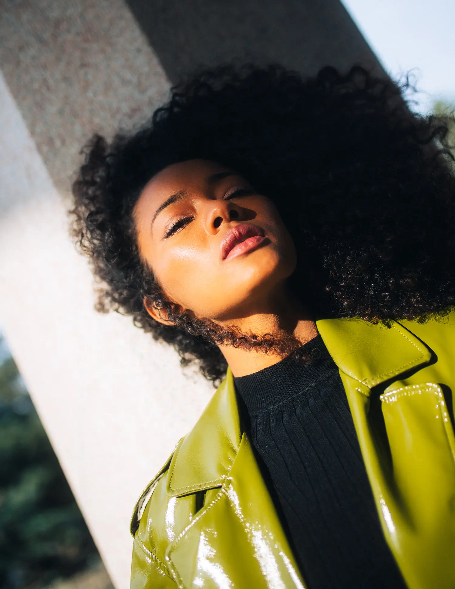 Light on me — Fashion & Beauty editorial by Andrea Zatelli for VOUS Magazine