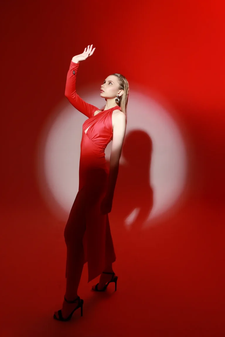 Anna — Fashion & Beauty editorial by Tatiana Velikanova for VOUS Magazine