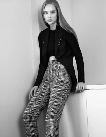 Retro Twist — Fashion & Beauty editorial by Yitzhak Dalal for VOUS Magazine